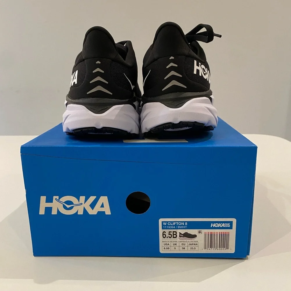 Hoka Women’s Clifton 8 Sneaker in Black/White sz 6.5 New in Box - Picture 7 of 8